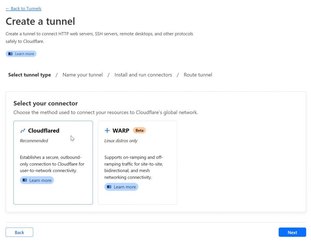 Step-by-step interface for creating a tunnel in Cloudflare, offering a choice between 'Cloudflared' (recommended) and 'WARP' (beta for Linux distros only) connectors.