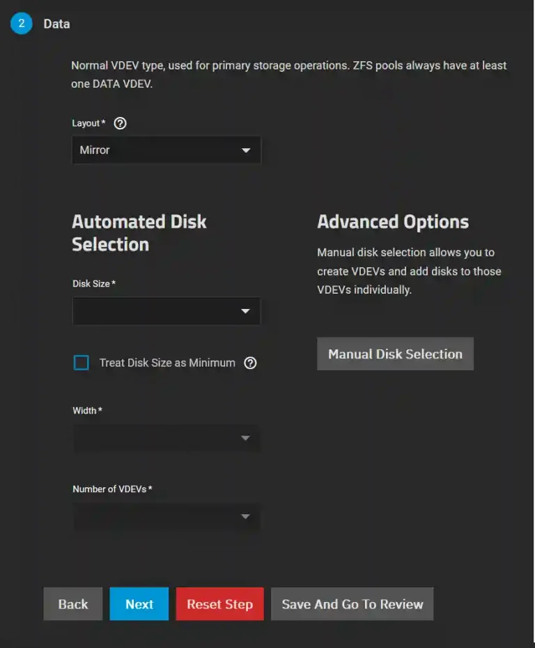 A configuration interface for storage with the 'Mirror' layout selected, options for automated disk selection and advanced settings, including a button for manual disk selection.